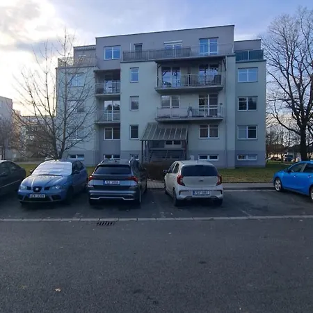 Luxury By Airport Apartment